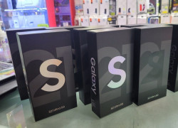Samsung S21 Ultra 5G, 530 EUR, Samsung Z Fold3 5G, Apple iPhone 13 Pro Max, 750 EUR, iPhone 13 Pro, 700 EUR, iPhone 12 Pro, €500, WhatsApp +4478416217